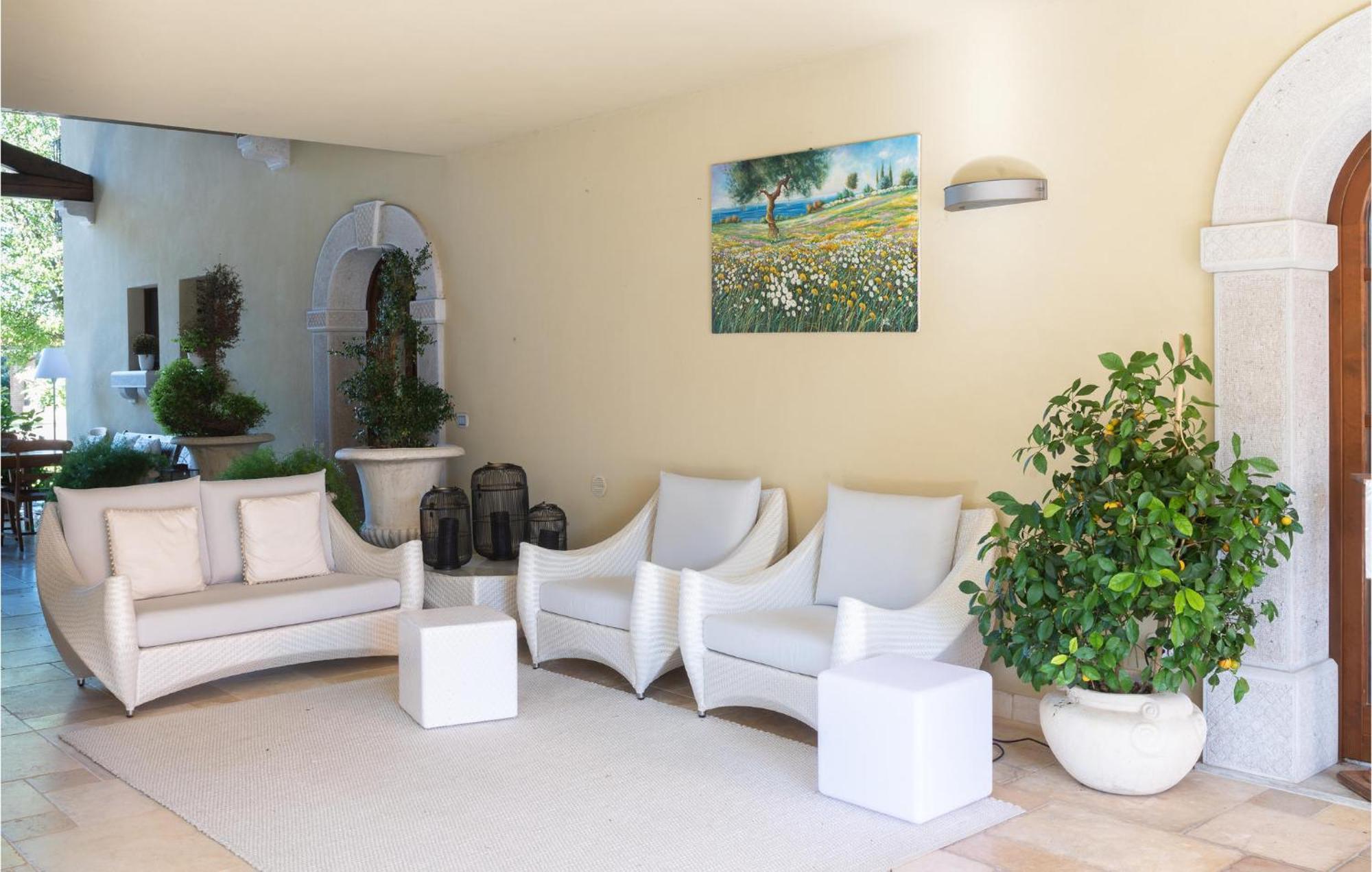 Apt, Braida Corona Exterior photo